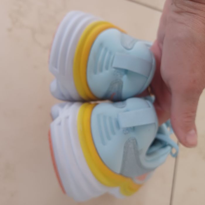 Buty HOKA do biegania jak nowe 41/26 cm/ salon 599 zł