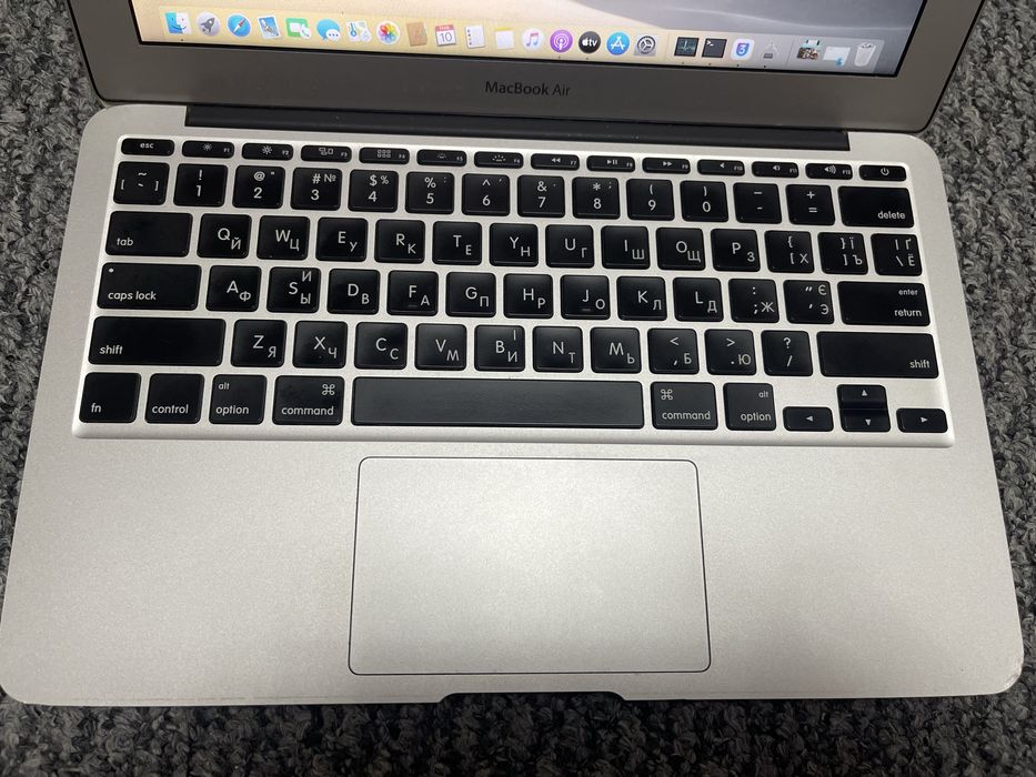 MacBook aAir A1465