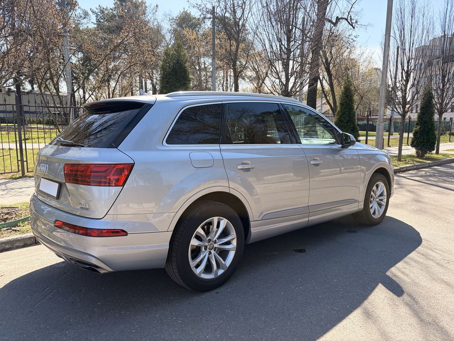 Продам Audi Q7 3.0 2017 без дтп