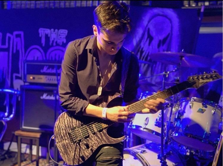 Lekcje gry na gitarze