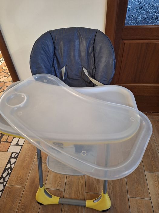 Fotelik dla dziecka do karmienia