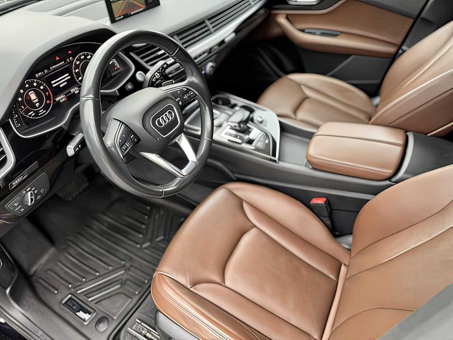 Audi Q7      2018