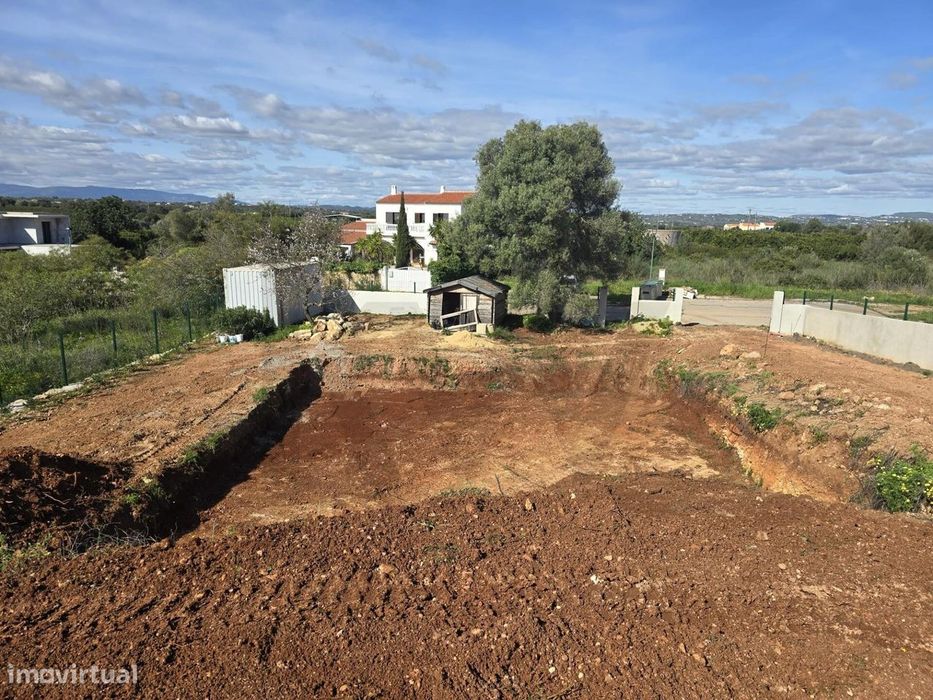 Lote de Terreno para Construção de Moradia