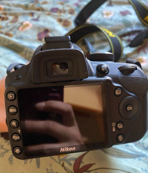 Reflex Nikon D3200 + AF-S DX 18-55mm f/3.5