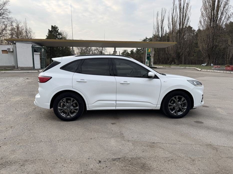 Ford Kuga 3  ST-line куплен в 2022 году