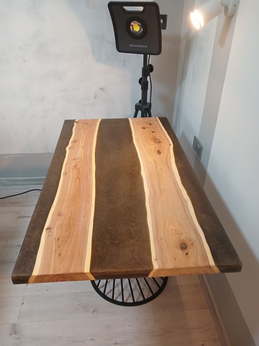 Столи из ебокситной смоли