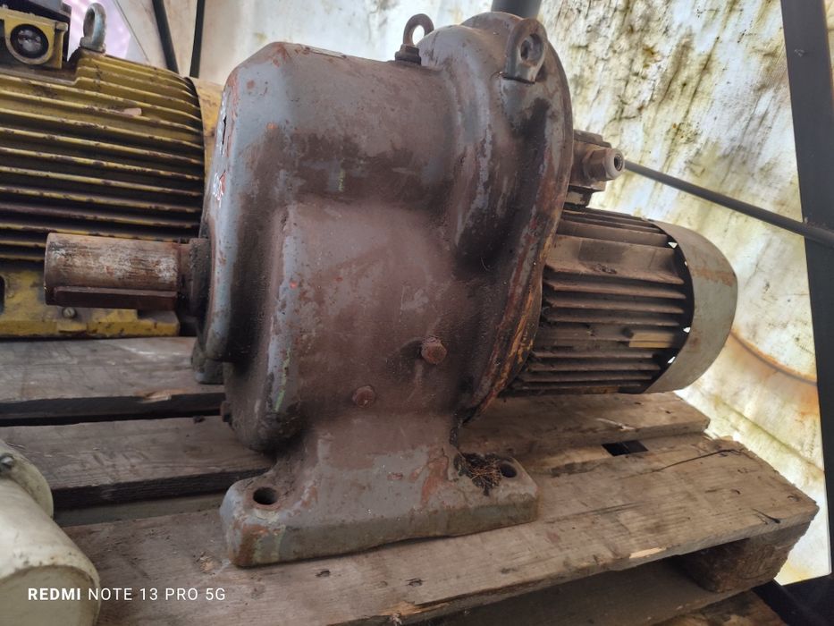 Motoreduktor 94 obr/min 3 kw, cichy
