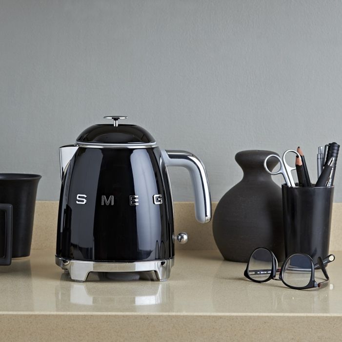 Nowy Czajnik SMEG mini kolor czarny