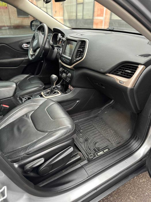 Jeep Cherokee 2015 3.2 газ/бензин Active Drive II максималка