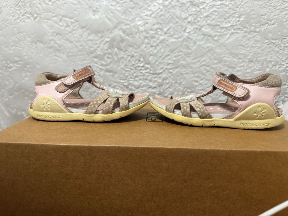 Босоножки 25 размер Biomecanics на девочку