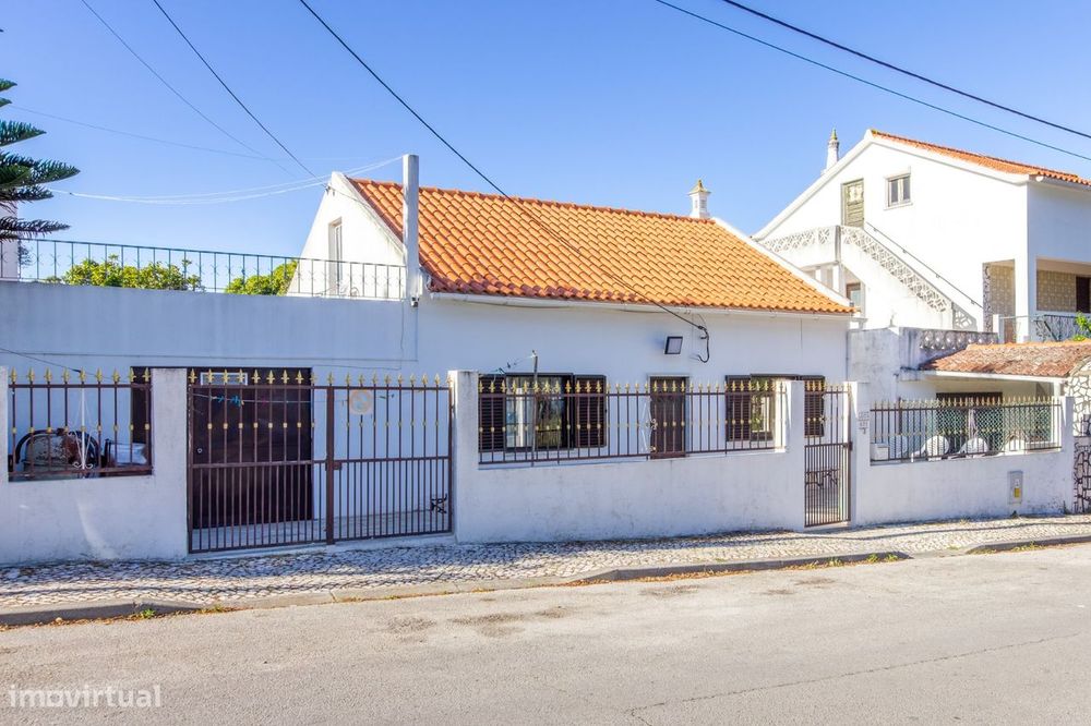 Moradia T2+1 isolada na Quinta do Conde