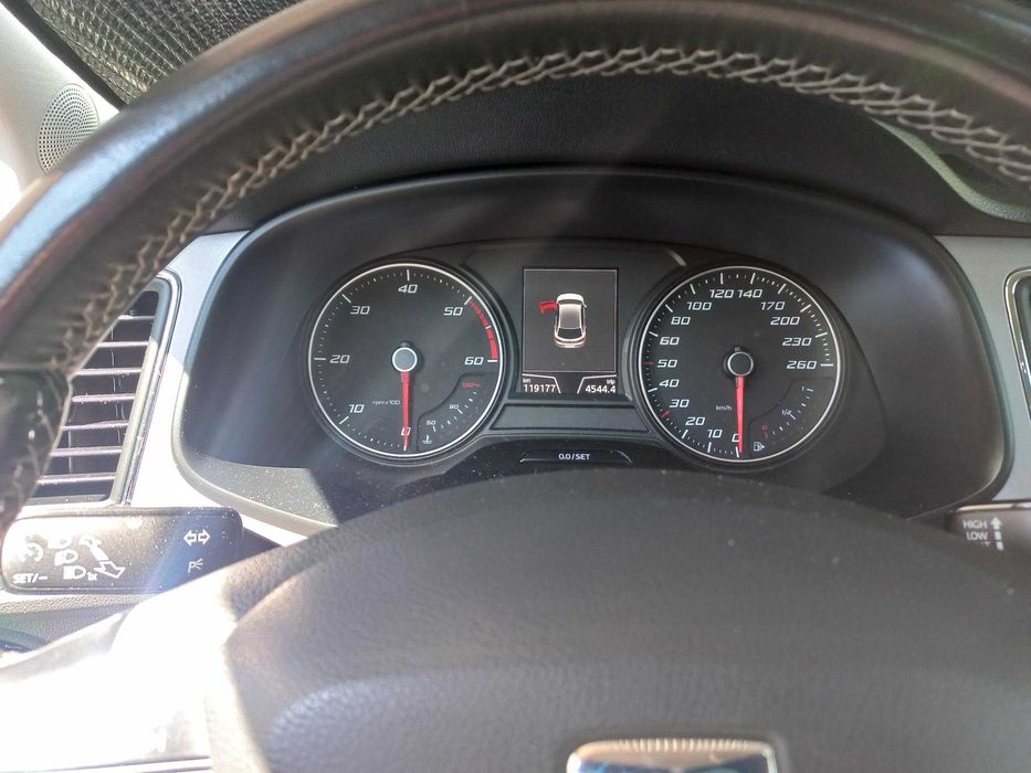 SEAT Leon — fotografia 8