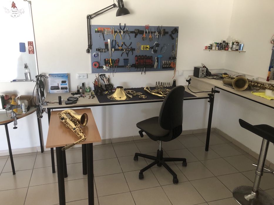 Reparação/ restauro/ manutenção de instrumentos de sopro