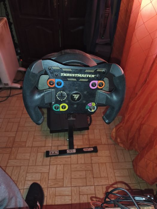 Vendo volante Thruatmaster t300 rs
