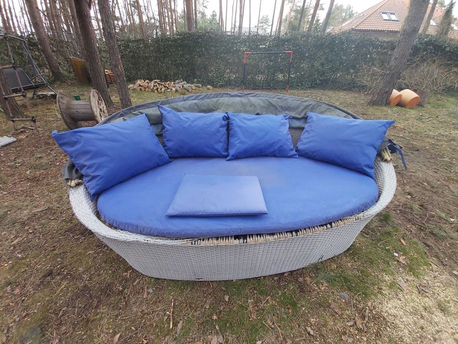 Poduszki do łóżka ogrodowego
