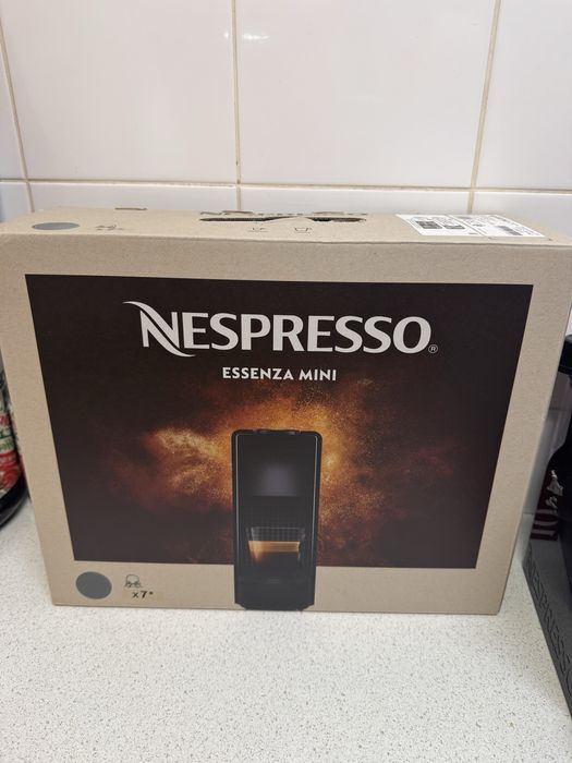 Cafeteira Nespresso essenza Mini