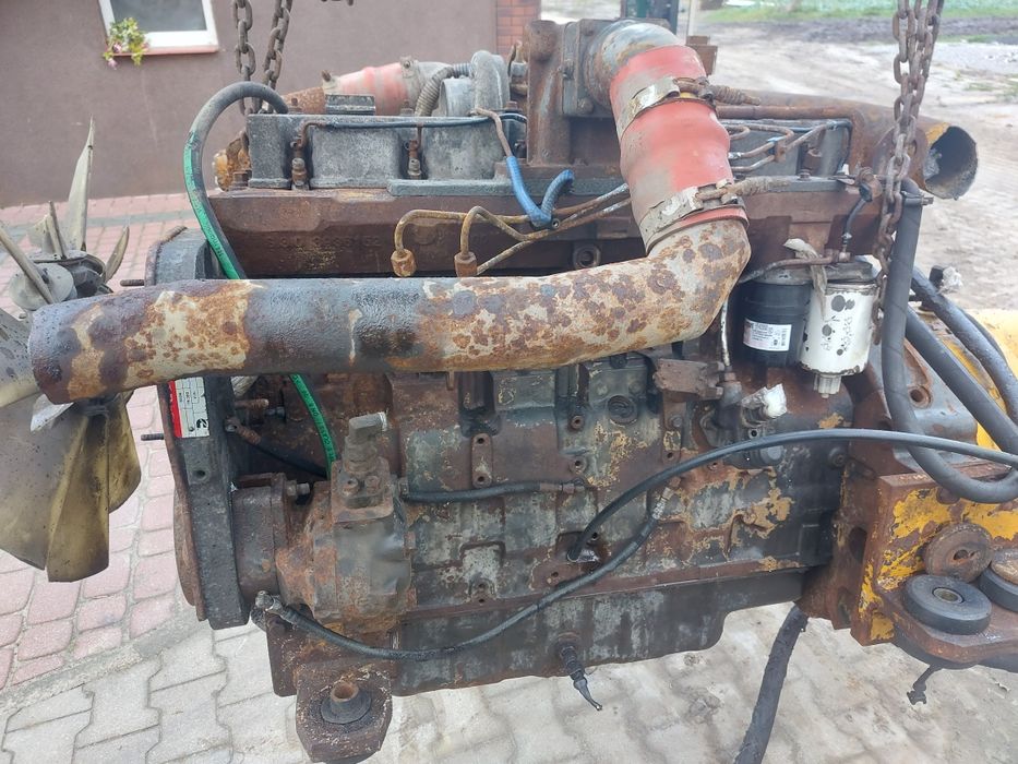 Silnik case magnum  cummins 6CT    8.3    turbo 6cyl  zmiennik pompy