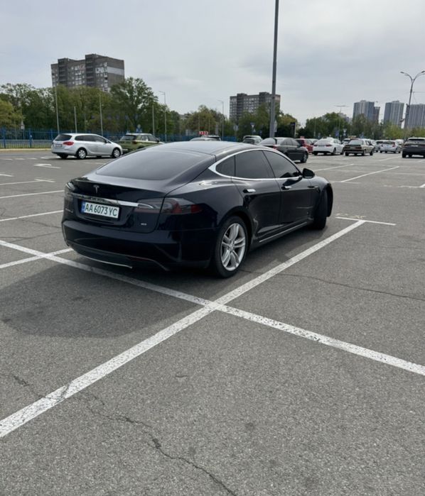 Tesla model S 85 кВт