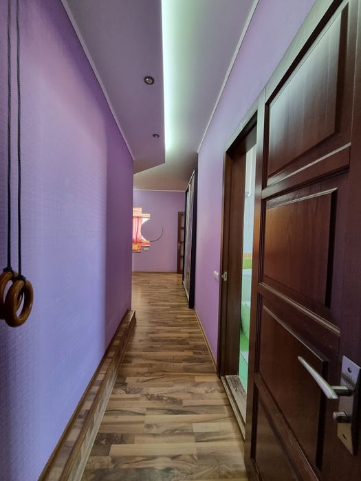 3комн квартира, Ахматовой 13, видовая, с мебелью