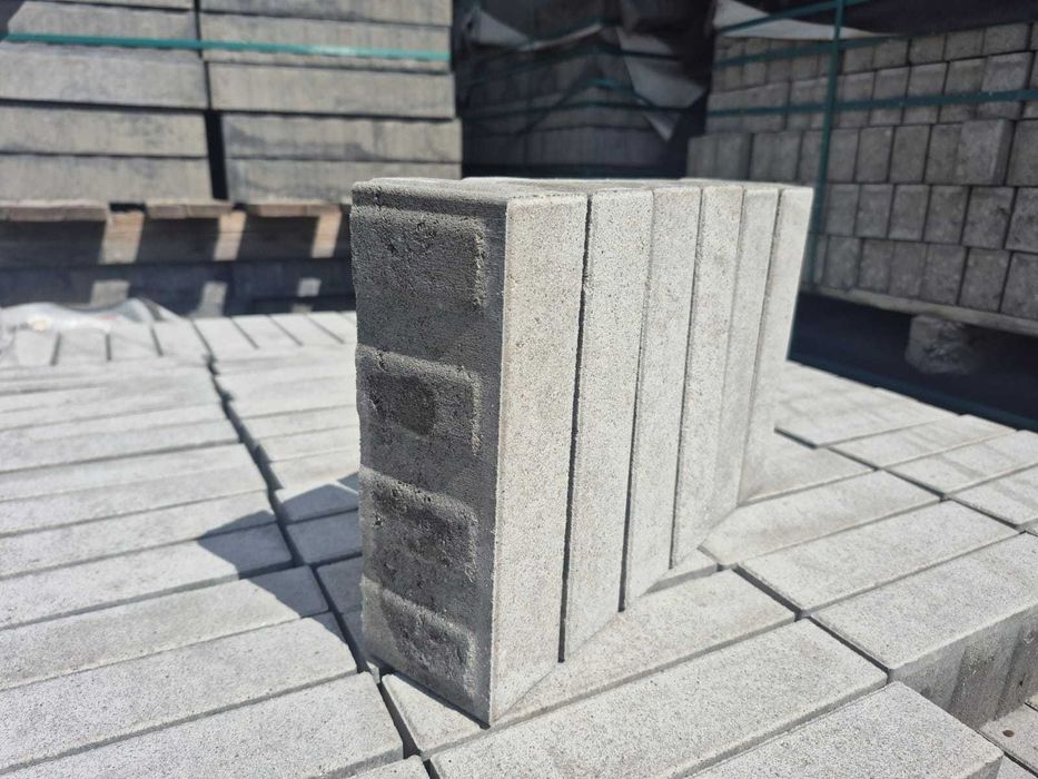 Palisada Betonowa Linea Kostka Brukowa kolor biały 5,5x22,5 cm Obrzeże
