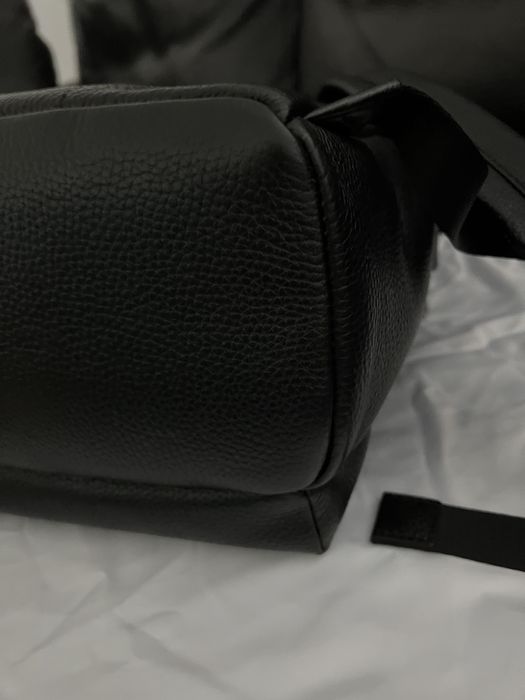 Mochila Michael kors em pele preta original como nova