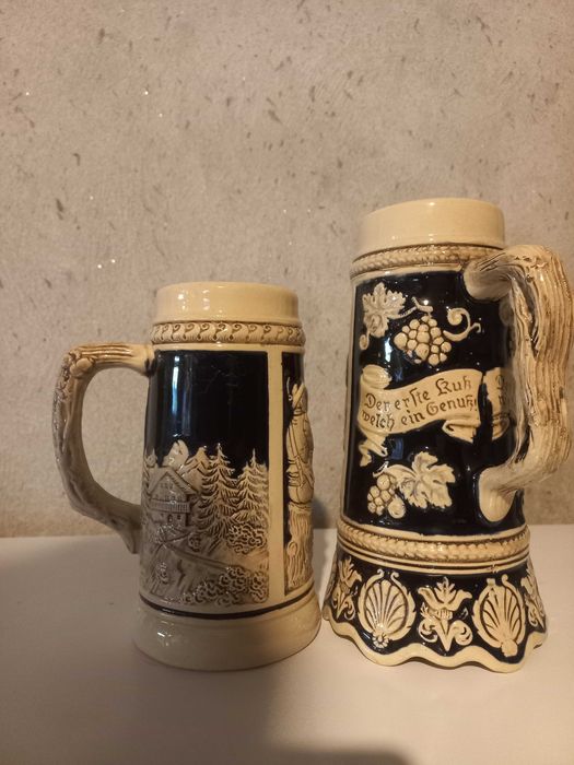 Canecas antigas alemãs de cerveja