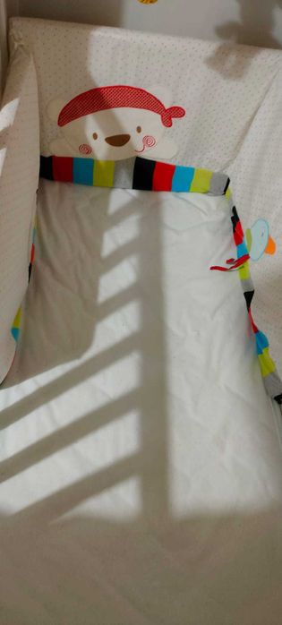 Berço 60 x 120 com colchão novo e extras.