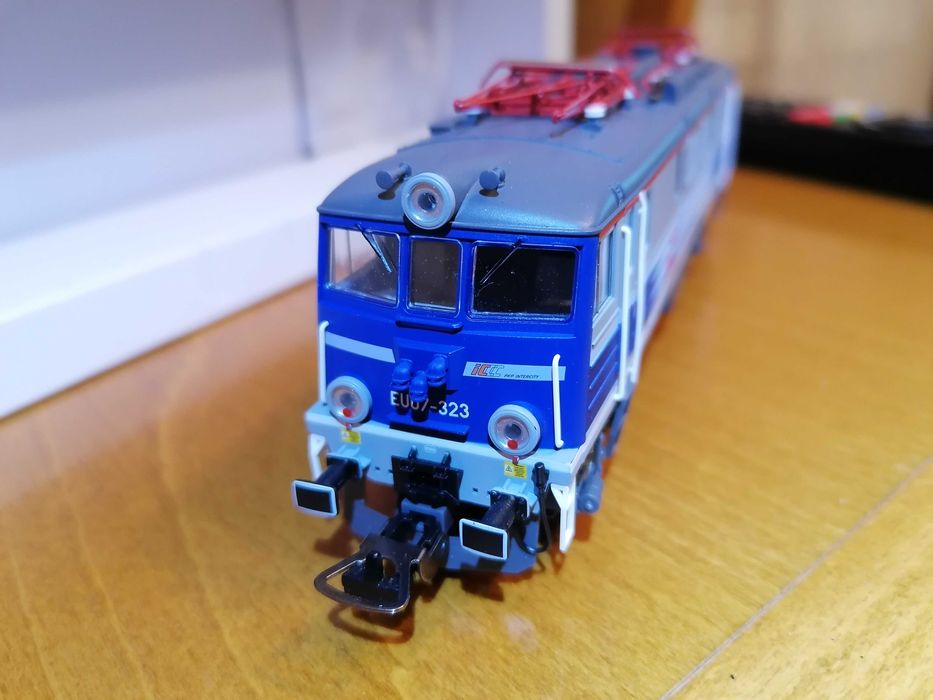 lokomotywa PIKO EUO7 323