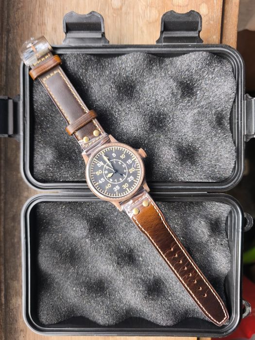 Relógio Hruodland Bronze Flieger (Suíço Sellita SW200) – NOVO em Plásticos