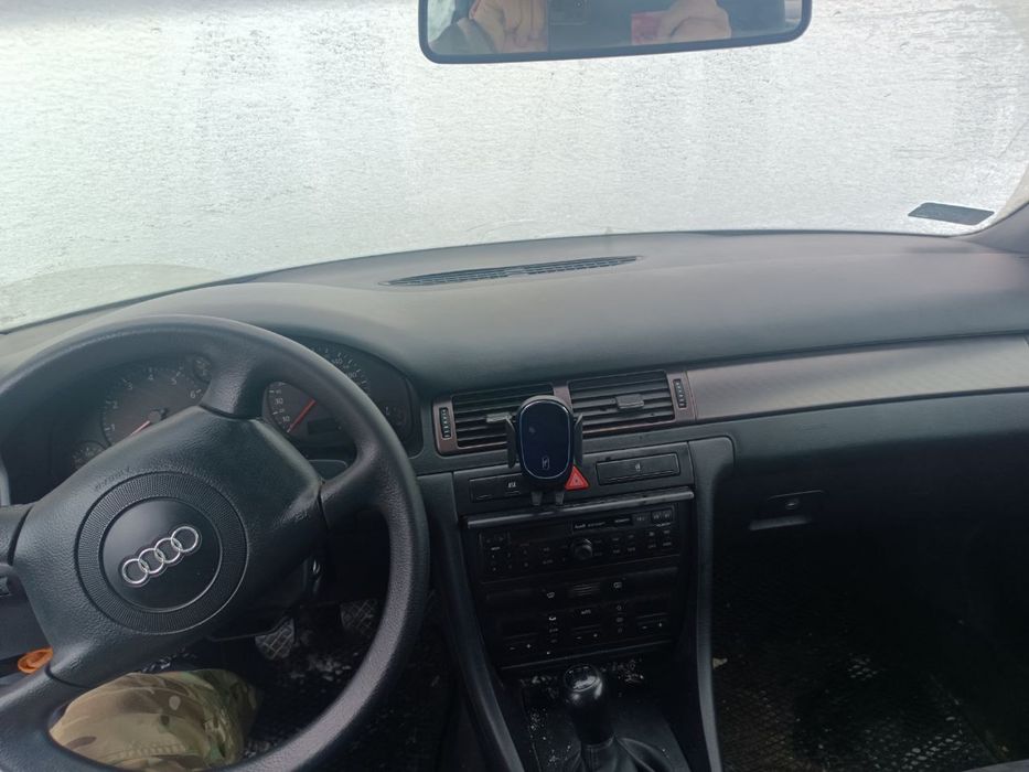 Продам Ауді А6 С5 2.4 нерозмитнену, або обмін на українську реєстрацію