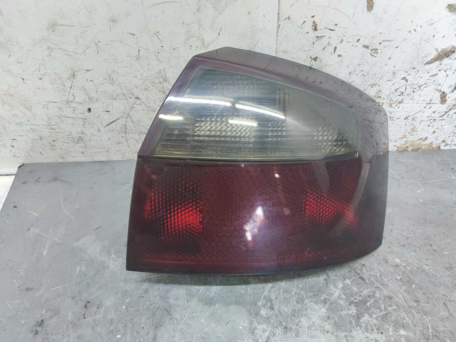 Audi A4 B6 Sedan Lampa Prawy Tył Prawa Tylna PT