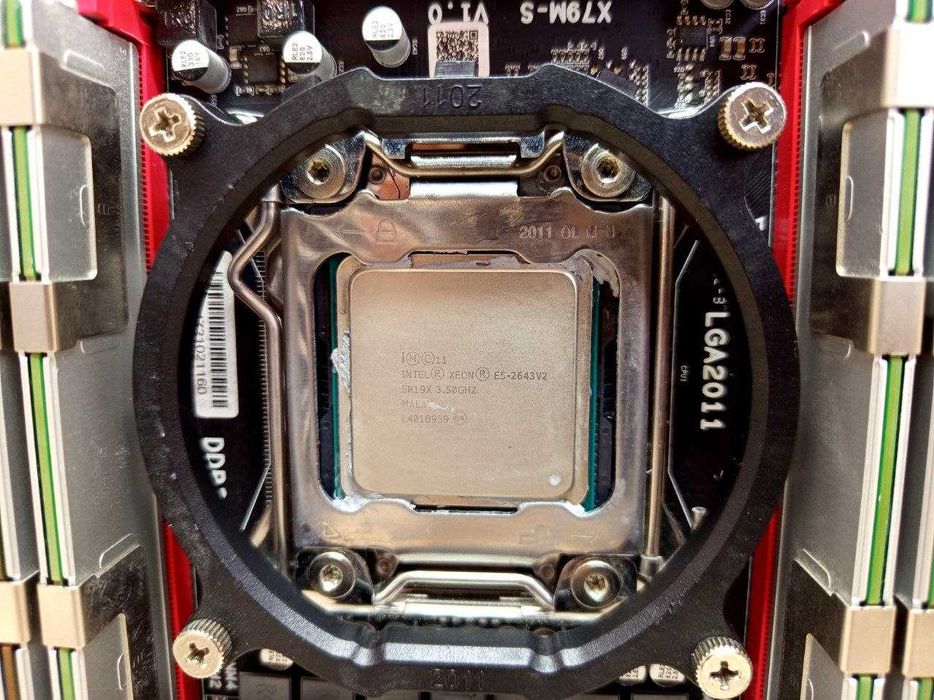 Материнська плата JINGSHA X79 M-S V1.0 Xeon E5-2643 V2 16 GB DDR3