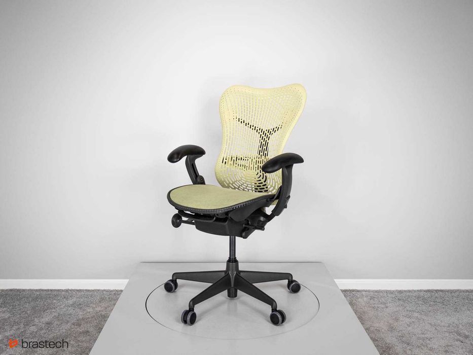 Fotel biurowy Herman Miller Mirra Poleasingowy
