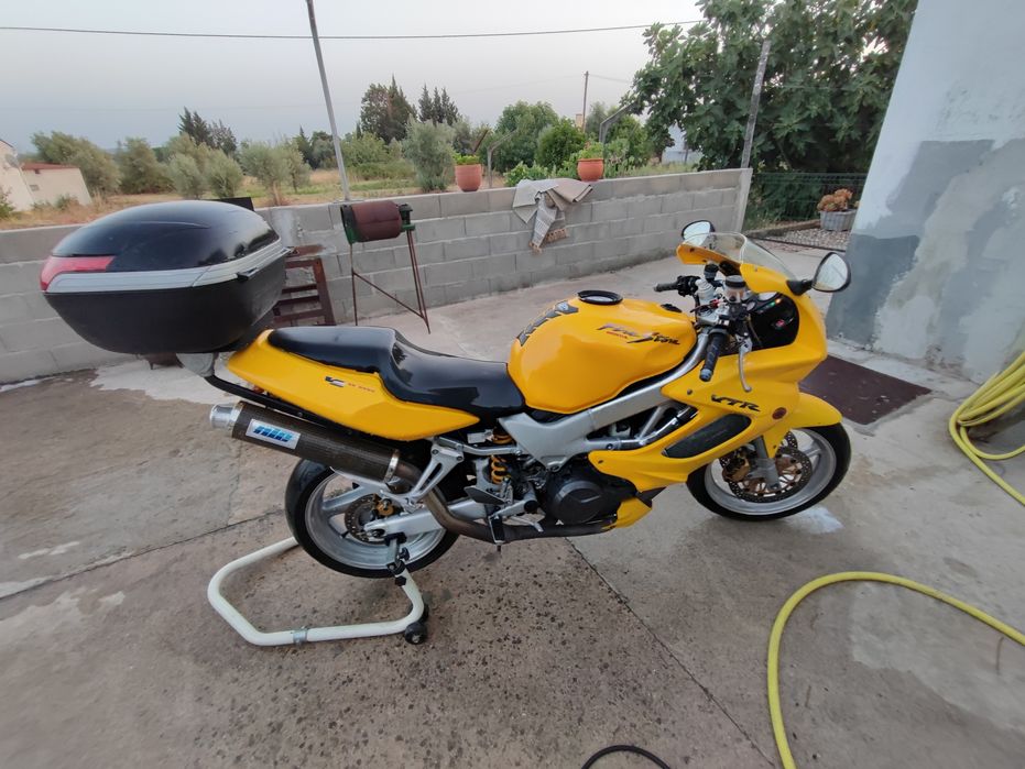 Honda vtr 1000 firestorm