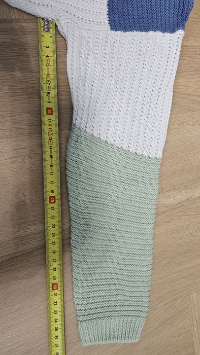 Sweter chłopięcy Sinsay 134 cm