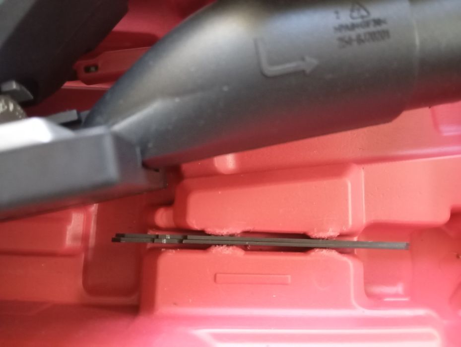 Tico-Tico / serra de recortes Parkside Performance c/bat 4A + carg.