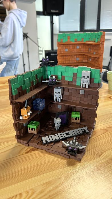 Стенд для фігурок Minecraft KinderJoy