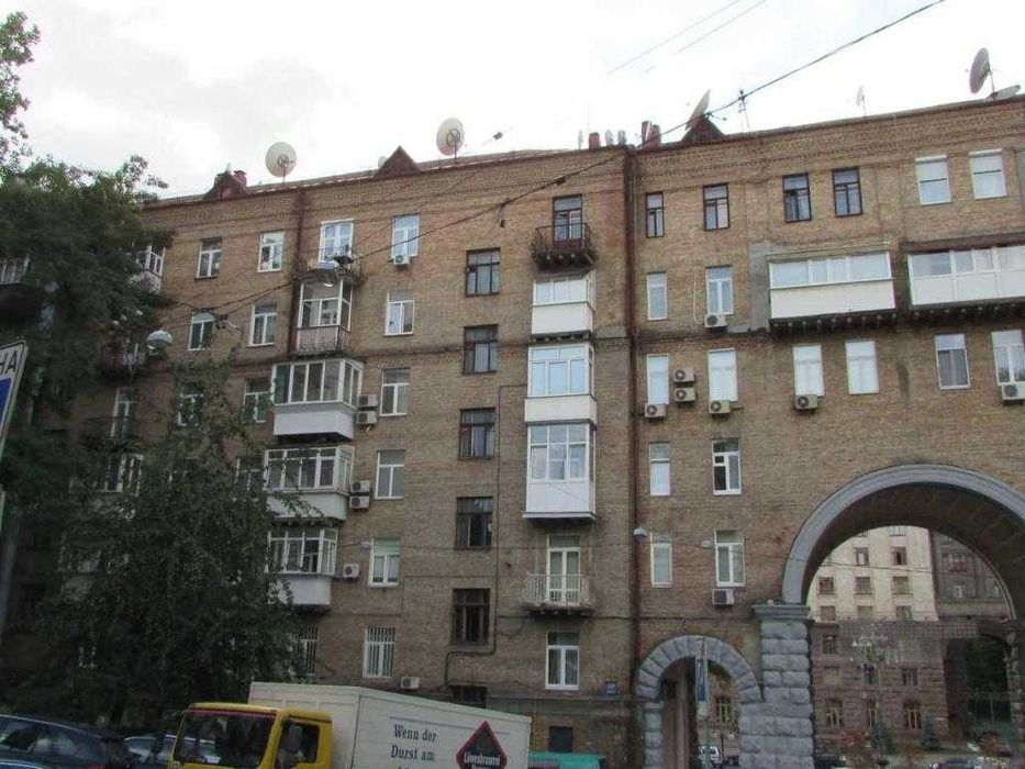 Продаж квартири Хрещатик 21 навпроти ЦУМу сталінка Центр