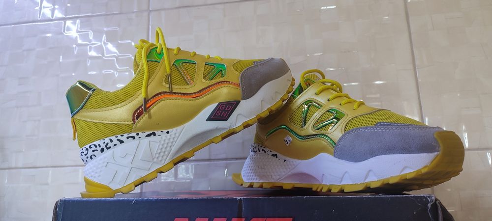 Кросівки , кросівки жіночі