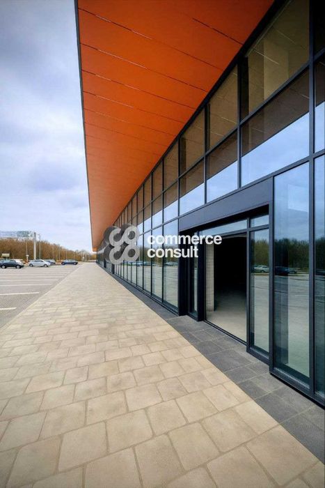 Оренда комерційних площ від 200м2 до 1500м2 на вул.Зеленій