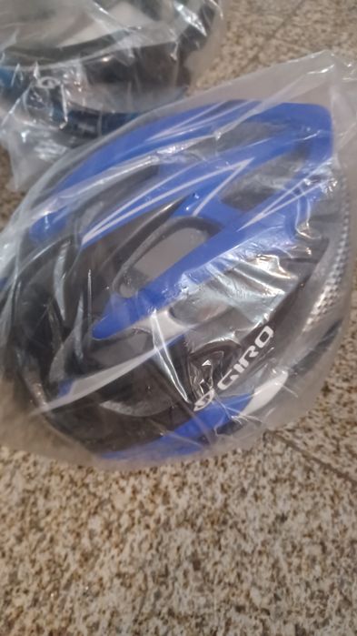 Capacete Giro LiveSTRONG (novo)