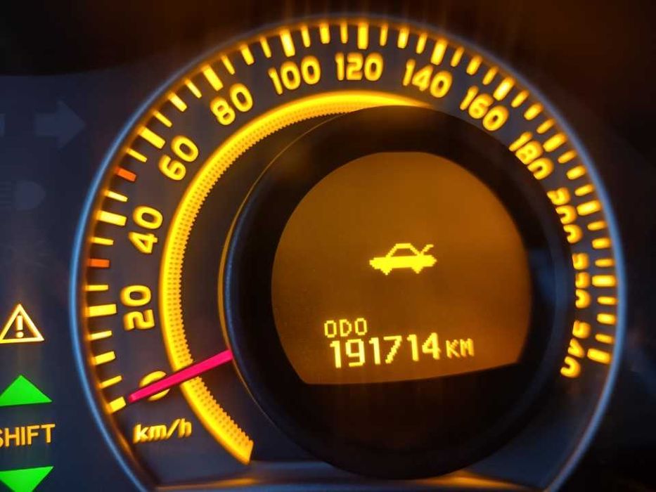 Sprzedam Toyota AURIS E15 124KM LPG PPF piękny nowe lampy długie OC