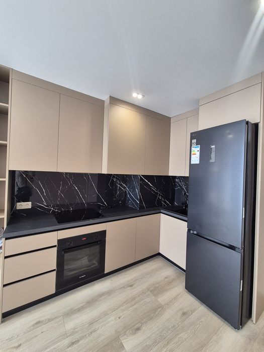 Продам квартиру з дизайнерських ремонтом