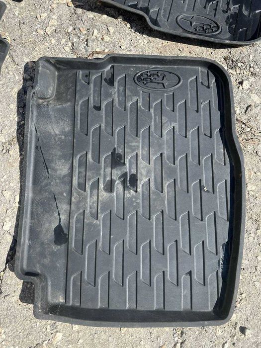 Комлект ковров килимки Subaru Outback Forester 2022 2023 2024