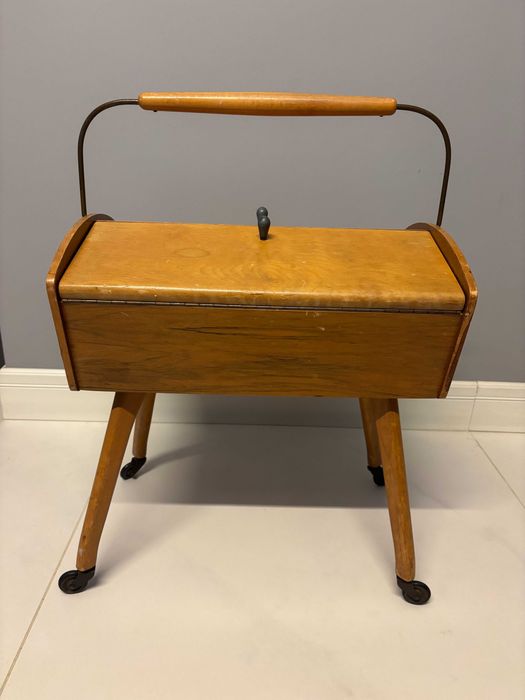 Niciak Mid-century modern Rockabilly