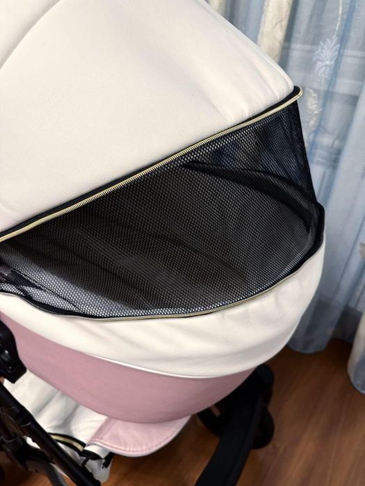 Візочок дитячий для дівчинки