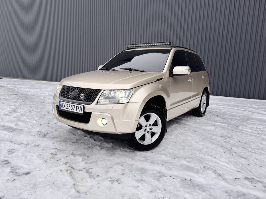 Продается SUZUKI GRAND VITARA 2008 год  рестайлинговая 2.4 бензин 4x4
