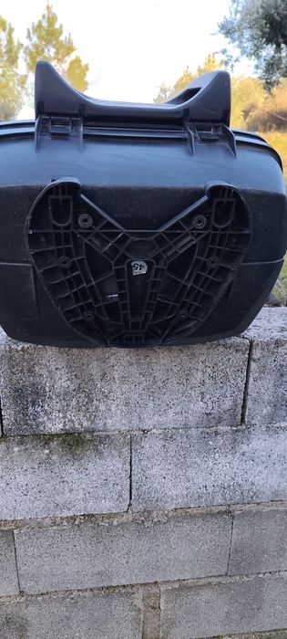 Top case Givi + base