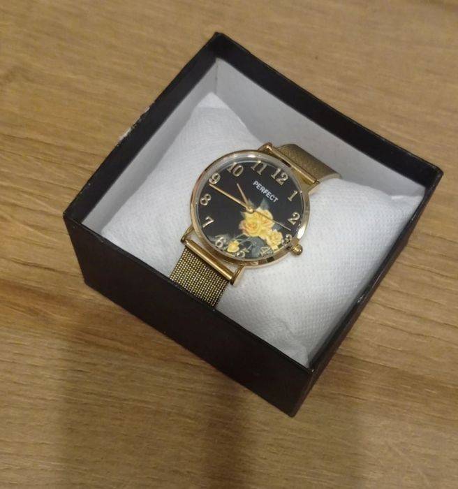 Złoty damski zegarek na bransolecie perfect