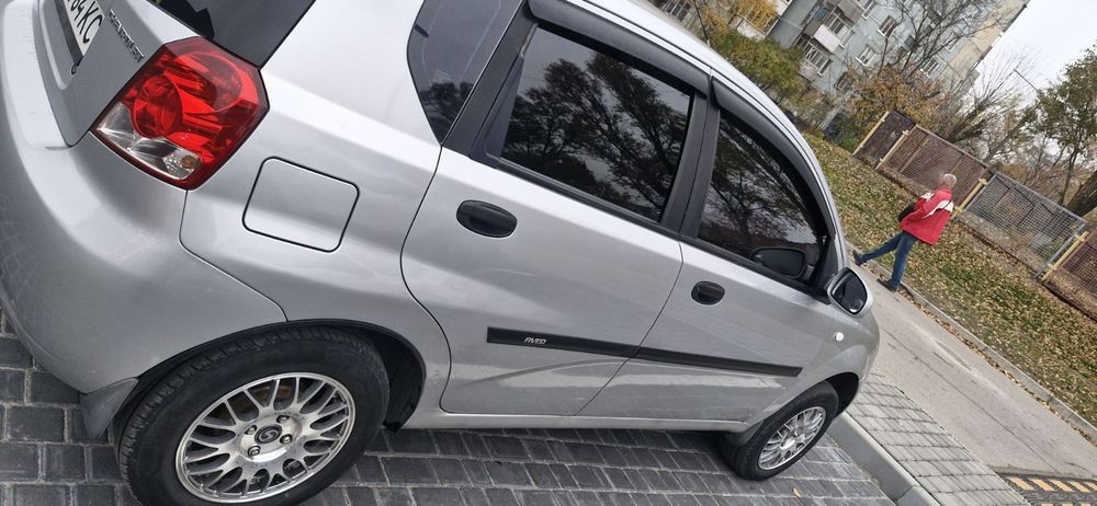 Chevrolet aveo  хетчбек (2005)